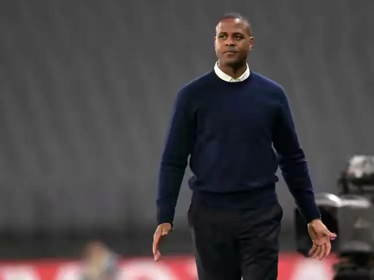 尔的赛场上, 反击策略